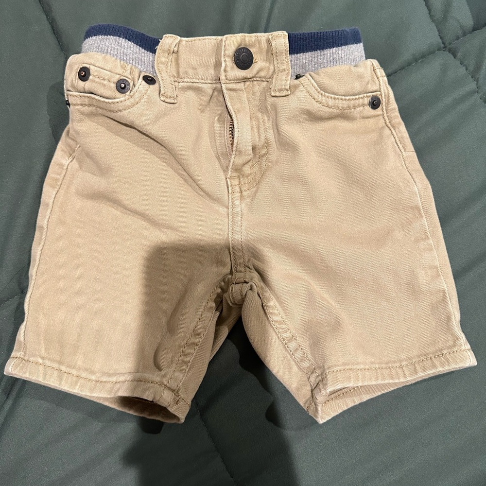 Levi's Toddler Slim Fit Shorts with Navy Waistband 24m